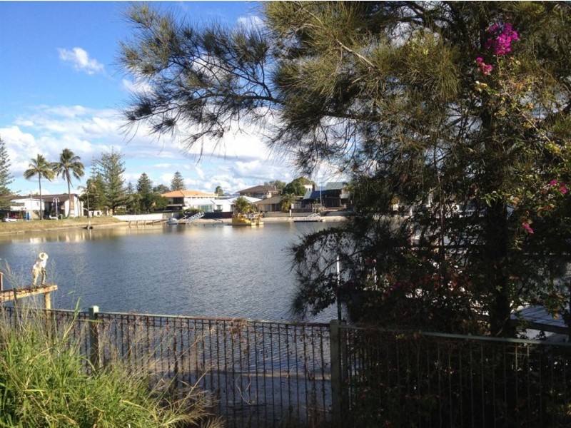 45 Sunrise Blvd, Surfers Paradise QLD 4217