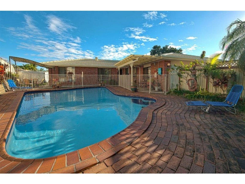 19 Ashburton Close, Arundel QLD 4214