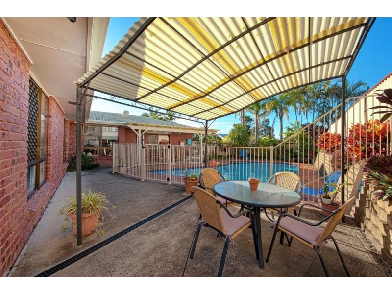 19 Ashburton Close, Arundel QLD 4214