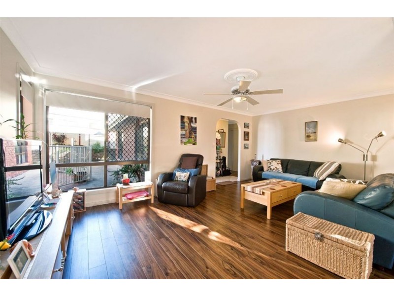 19 Ashburton Close, Arundel QLD 4214