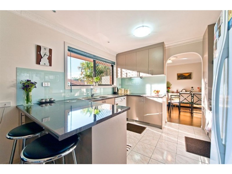 19 Ashburton Close, Arundel QLD 4214