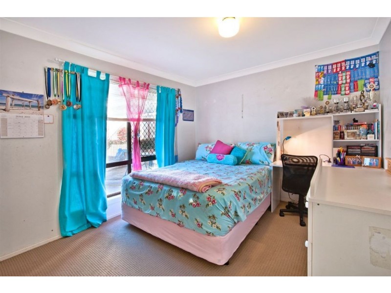 19 Ashburton Close, Arundel QLD 4214