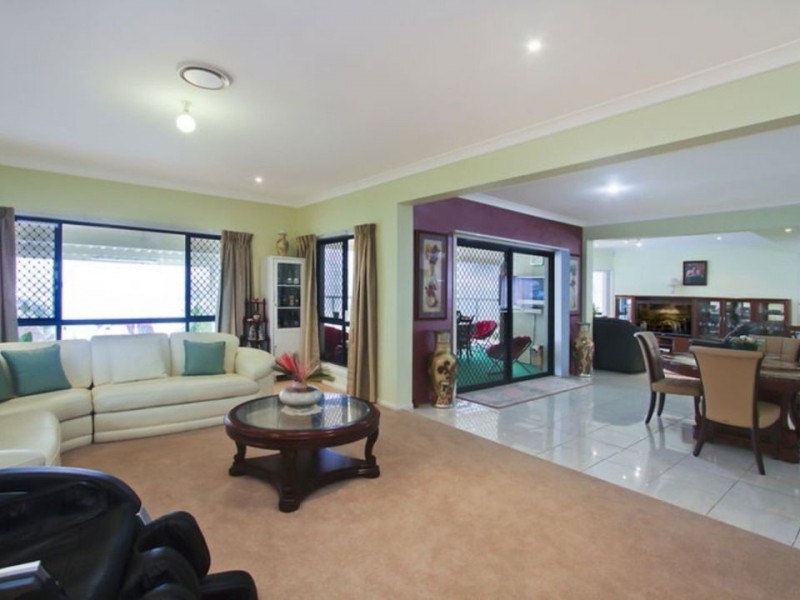 34 Oxley Drive, Paradise Point QLD 4216