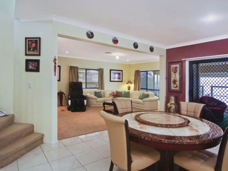 34 Oxley Drive, Paradise Point QLD 4216