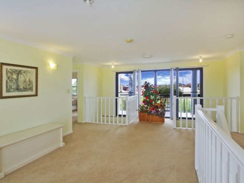 34 Oxley Drive, Paradise Point QLD 4216