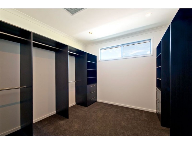 6 Mallard Avenue, Paradise Point QLD 4216