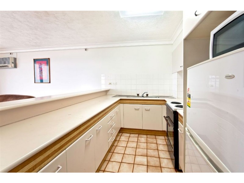 18 Hanlan Street, Surfers Paradise QLD 4217