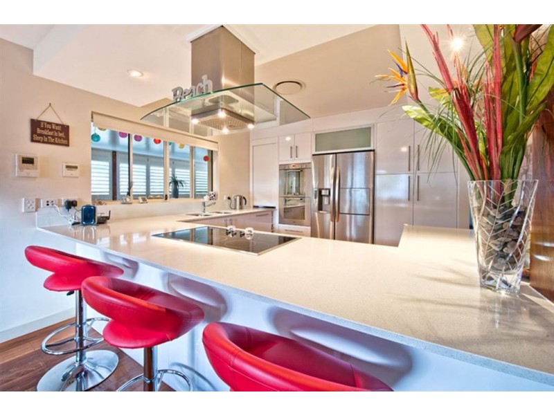 24 Killowill Avenue, Paradise Point QLD 4216