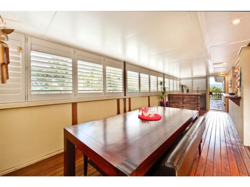 24 Killowill Avenue, Paradise Point QLD 4216