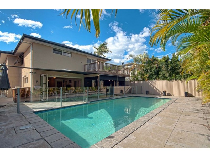 24 Killowill Avenue, Paradise Point QLD 4216