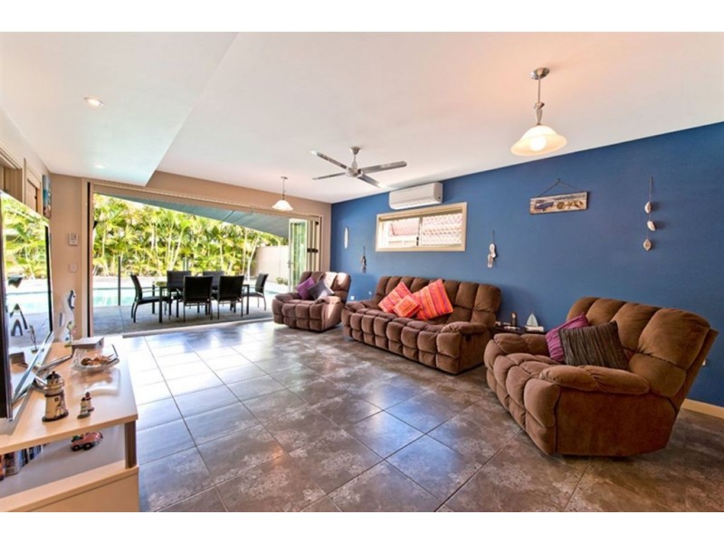 24 Killowill Avenue, Paradise Point QLD 4216