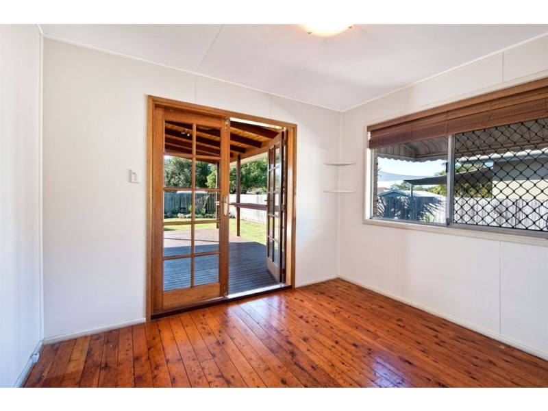 15 Nambur Street, Runaway Bay QLD 4216