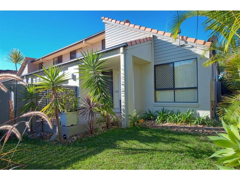 2/13 Thelma Avenue, Biggera Waters QLD 4216