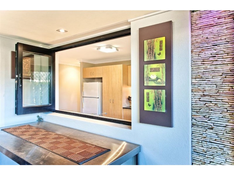 2/13 Thelma Avenue, Biggera Waters QLD 4216