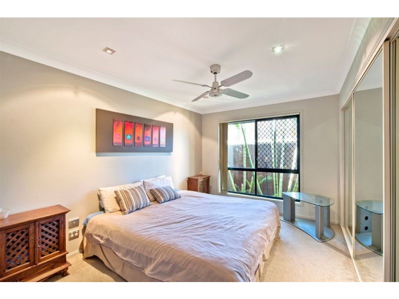 2/13 Thelma Avenue, Biggera Waters QLD 4216