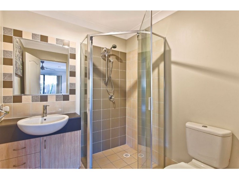 2/13 Thelma Avenue, Biggera Waters QLD 4216
