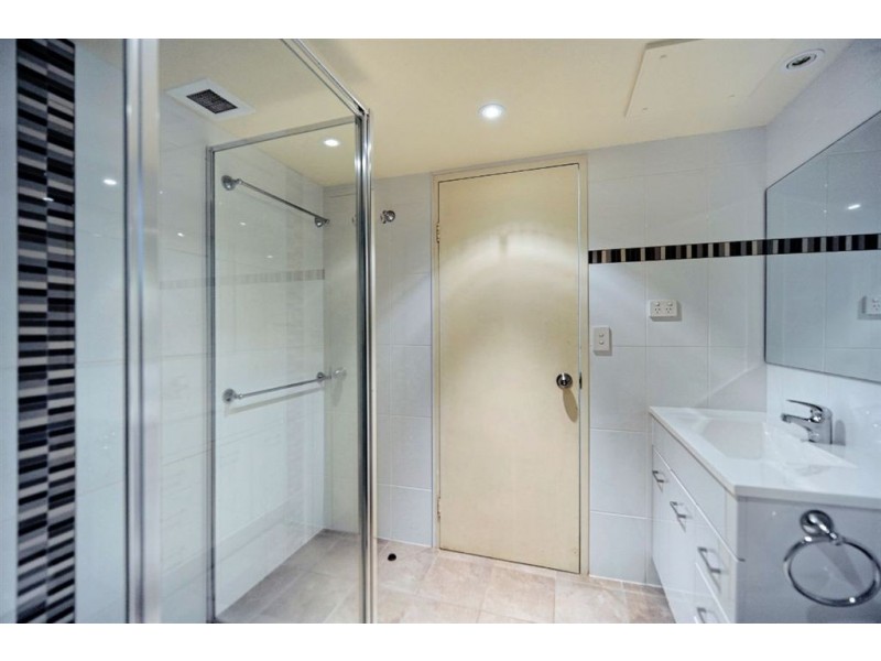 12 Enderley Avenue, Surfers Paradise QLD 4217