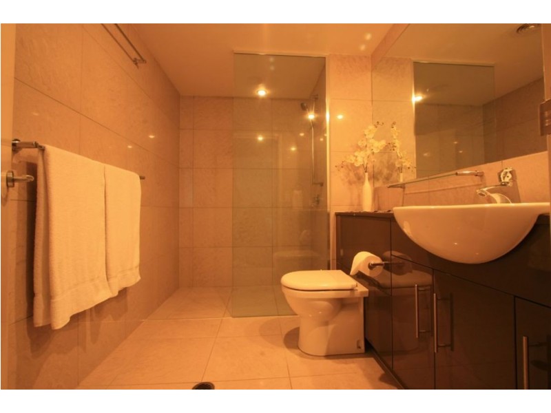 2045/1 Ocean Street, Burleigh Heads QLD 4220