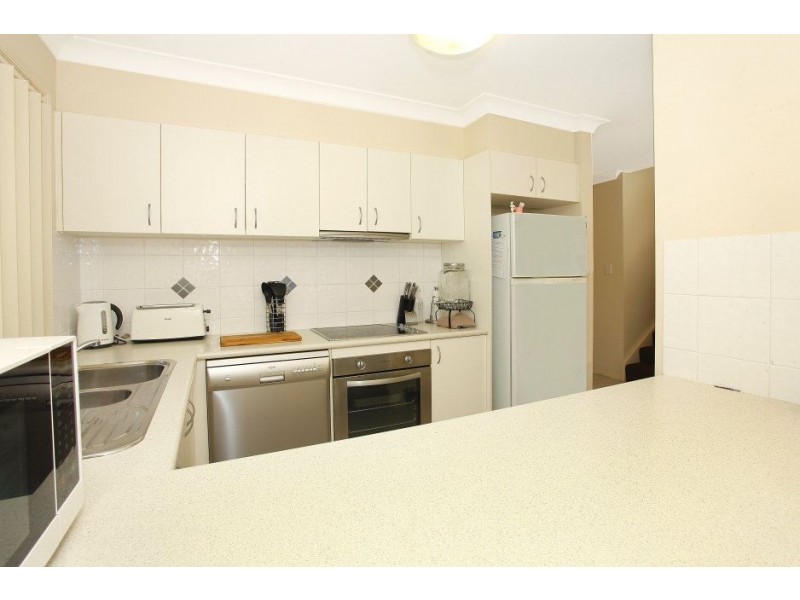 4/15 Blake Street, Southport QLD 4215