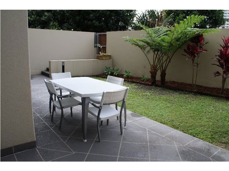 2002/1 Ocean Street, Burleigh Heads QLD 4220