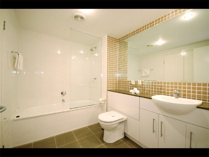 2002/1 Ocean Street, Burleigh Heads QLD 4220