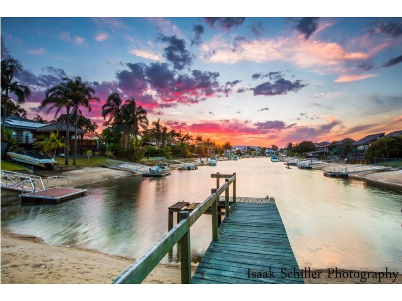 6 Hoy Street, Broadbeach Waters QLD 4218