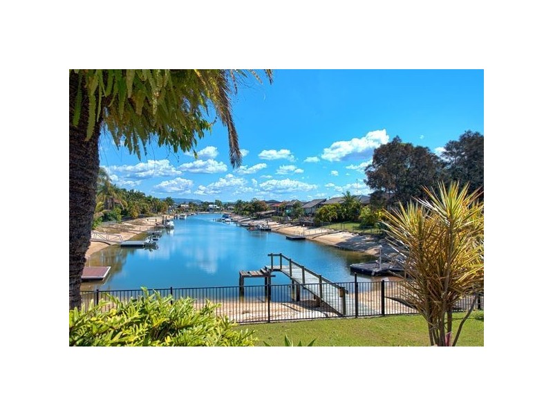 6 Hoy Street, Broadbeach Waters QLD 4218