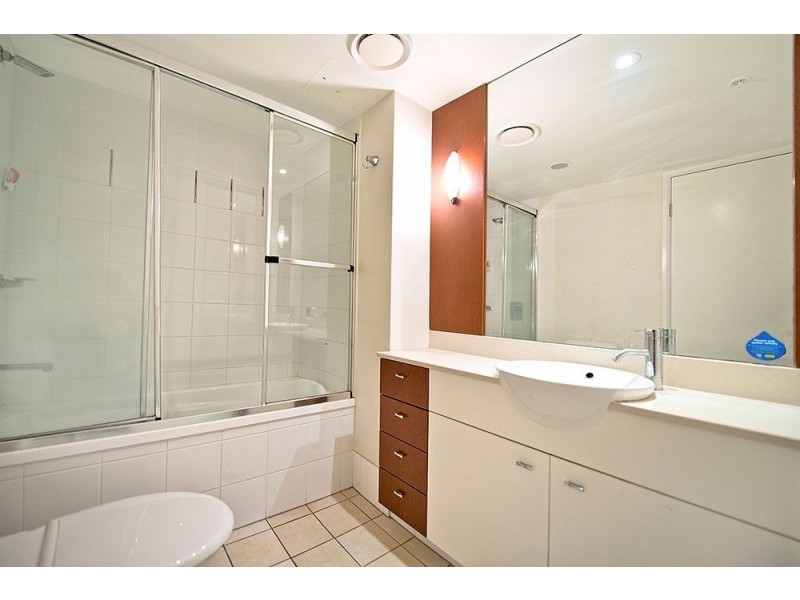 1087/23 Ferny Avenue, Surfers Paradise QLD 4217