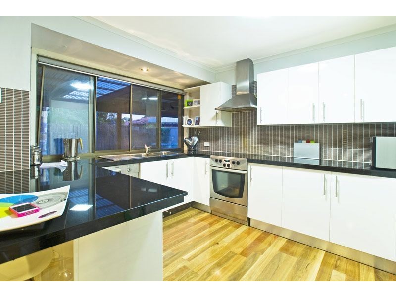 7 Yalgoo Court, Mermaid Waters QLD 4218