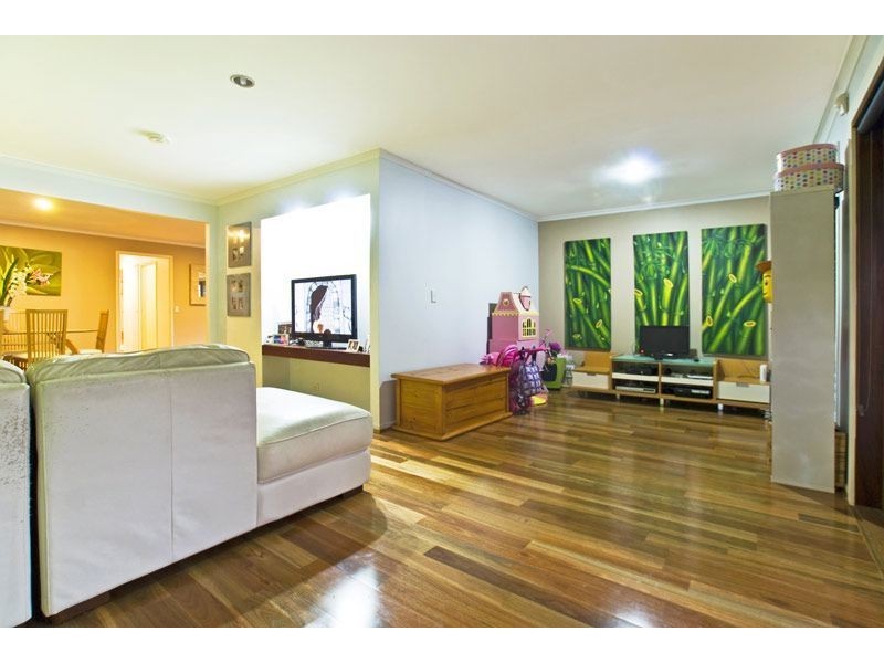 7 Yalgoo Court, Mermaid Waters QLD 4218