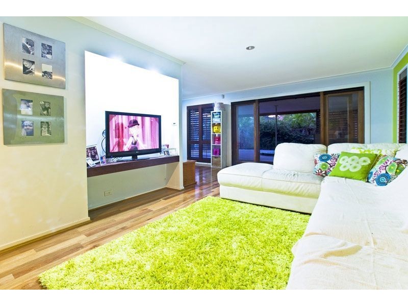 7 Yalgoo Court, Mermaid Waters QLD 4218