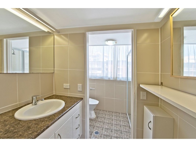 2 Ocean Avenue, Surfers Paradise QLD 4217