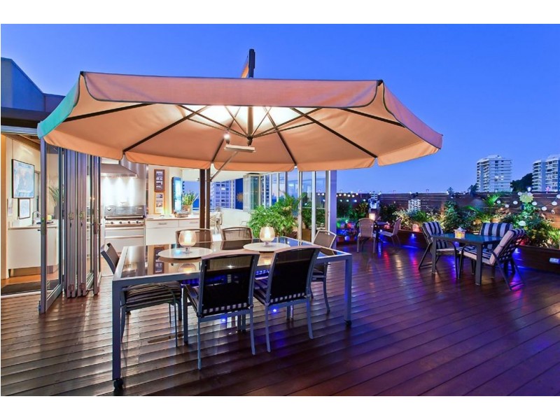 1 Ocean Street, Burleigh Heads QLD 4220