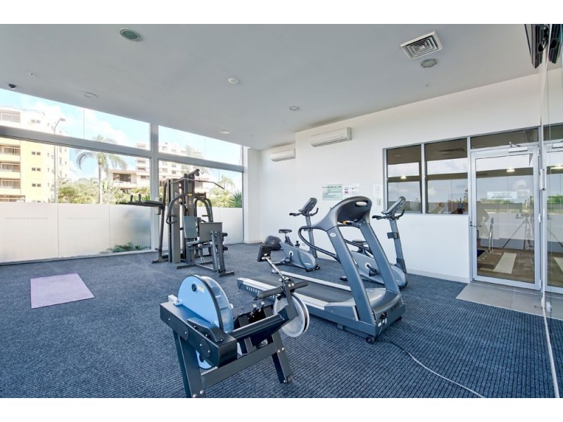 4 Como Crescent, Southport QLD 4215
