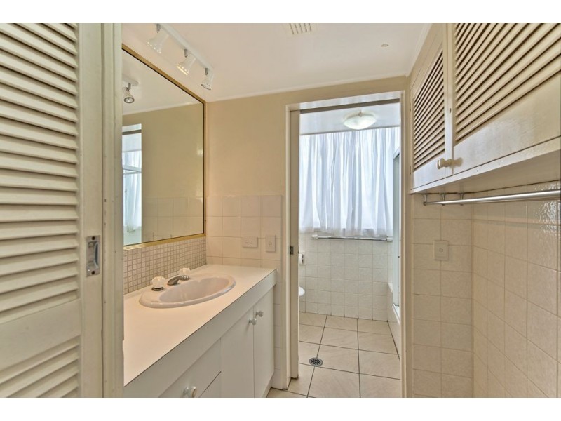 2 Ocean Avenue, Surfers Paradise QLD 4217