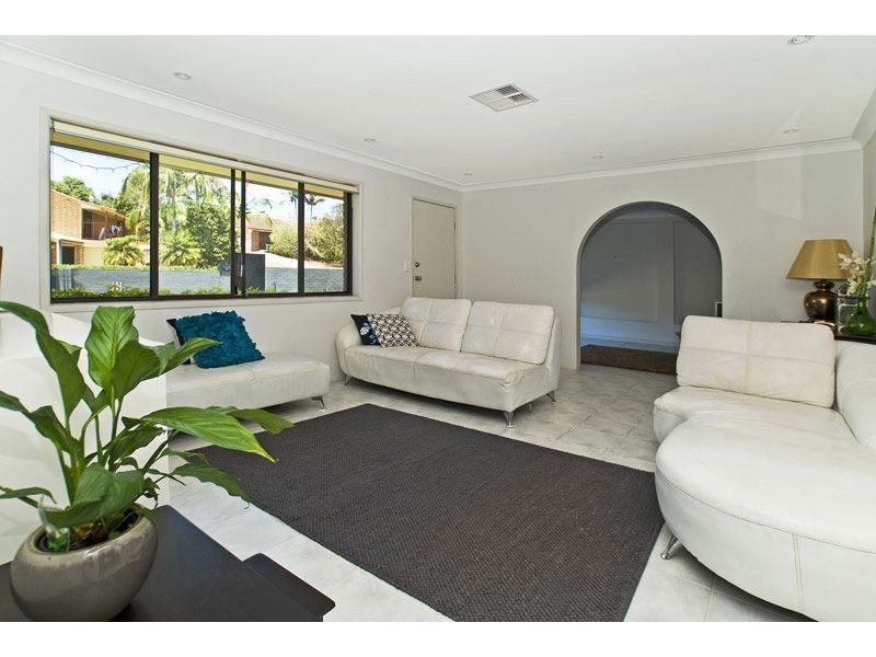12 Nimrud Street, Southport QLD 4215