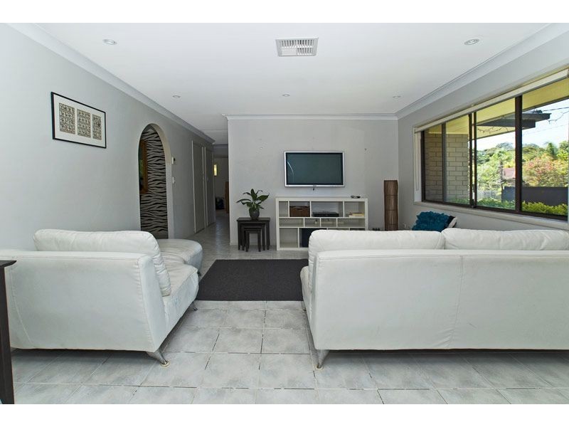 12 Nimrud Street, Southport QLD 4215