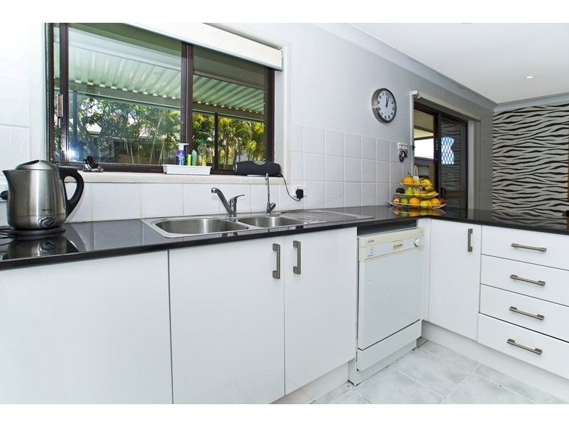 12 Nimrud Street, Southport QLD 4215