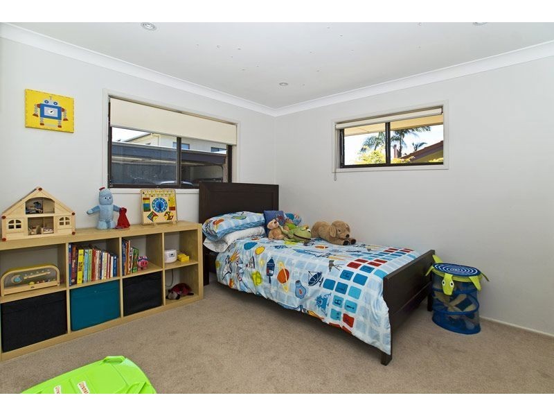 12 Nimrud Street, Southport QLD 4215
