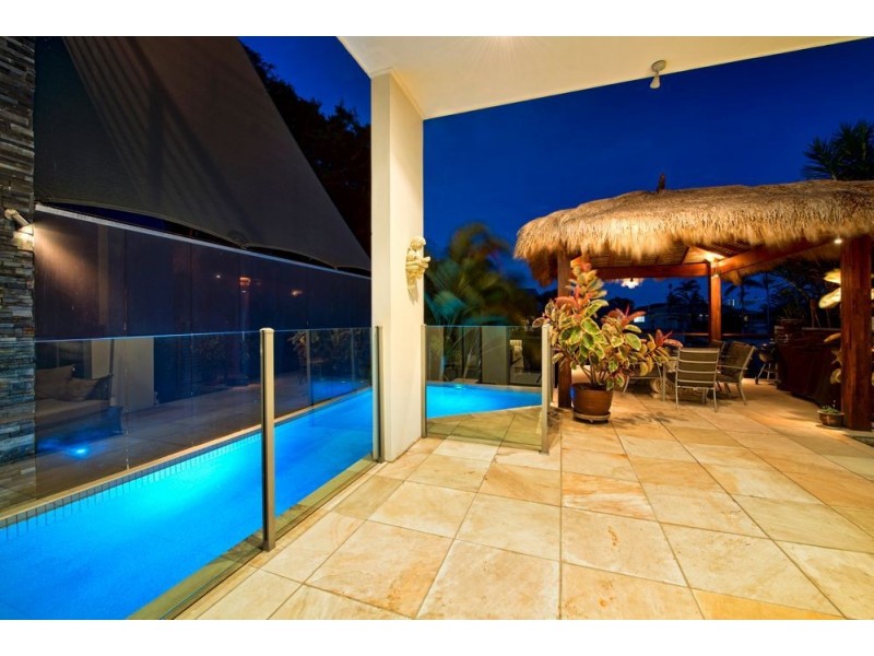 2/5 Vespa Crescent, Surfers Paradise QLD 4217