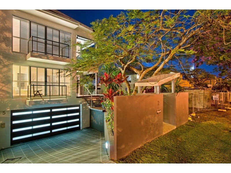2/5 Vespa Crescent, Surfers Paradise QLD 4217