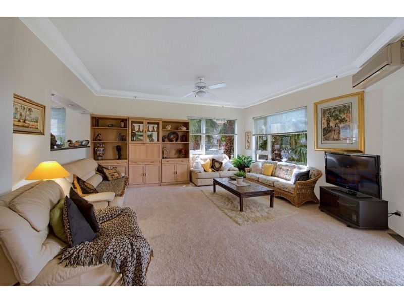 2/129 Surf Parade, Broadbeach QLD 4218