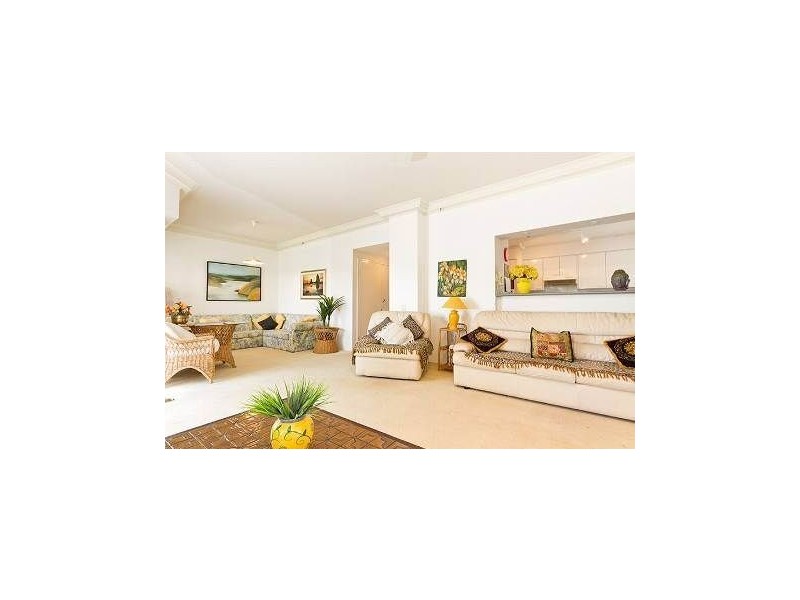2/129 Surf Parade, Broadbeach QLD 4218