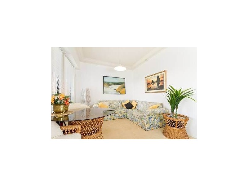 2/129 Surf Parade, Broadbeach QLD 4218