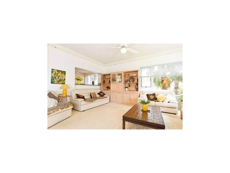2/129 Surf Parade, Broadbeach QLD 4218
