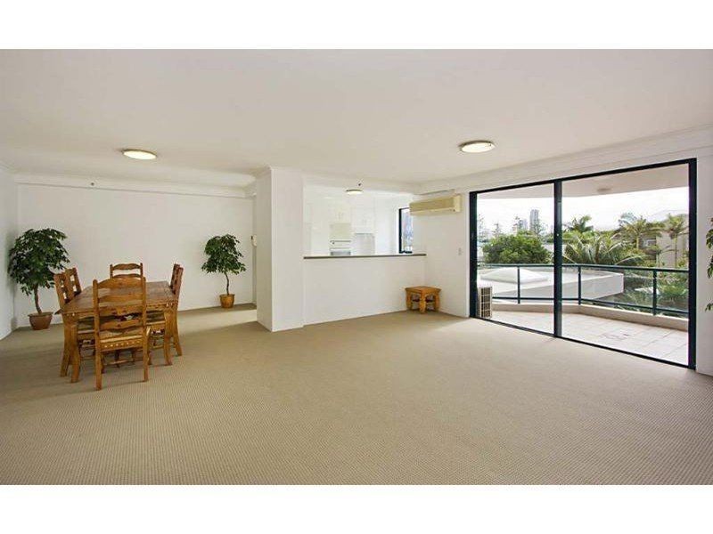 4/22 Montgomery Avenue, Main Beach QLD 4217