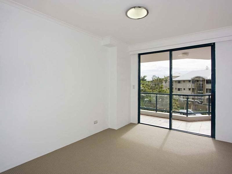 4/22 Montgomery Avenue, Main Beach QLD 4217