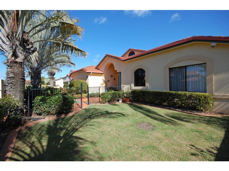 28 Charolais Crescent, Benowa Waters QLD 4217