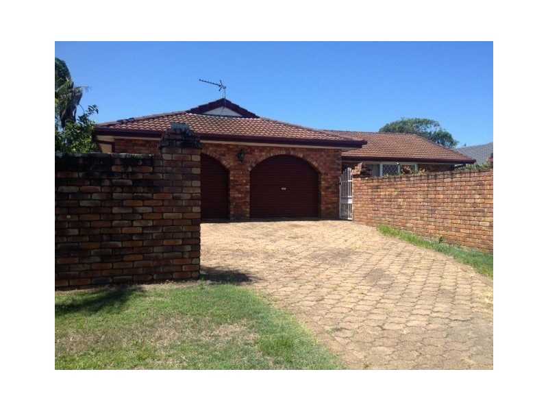 5 Inveray Ave, Benowa Waters QLD 4217