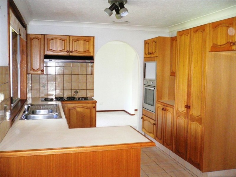 5 Inveray Ave, Benowa Waters QLD 4217